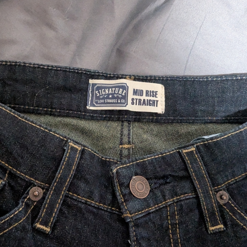 Levi's Mid rise jeans
